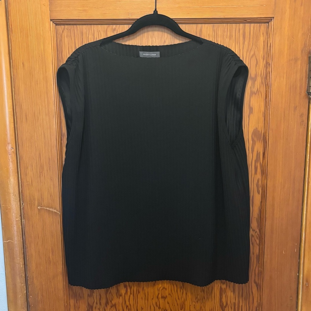 Black Sleeveless Top